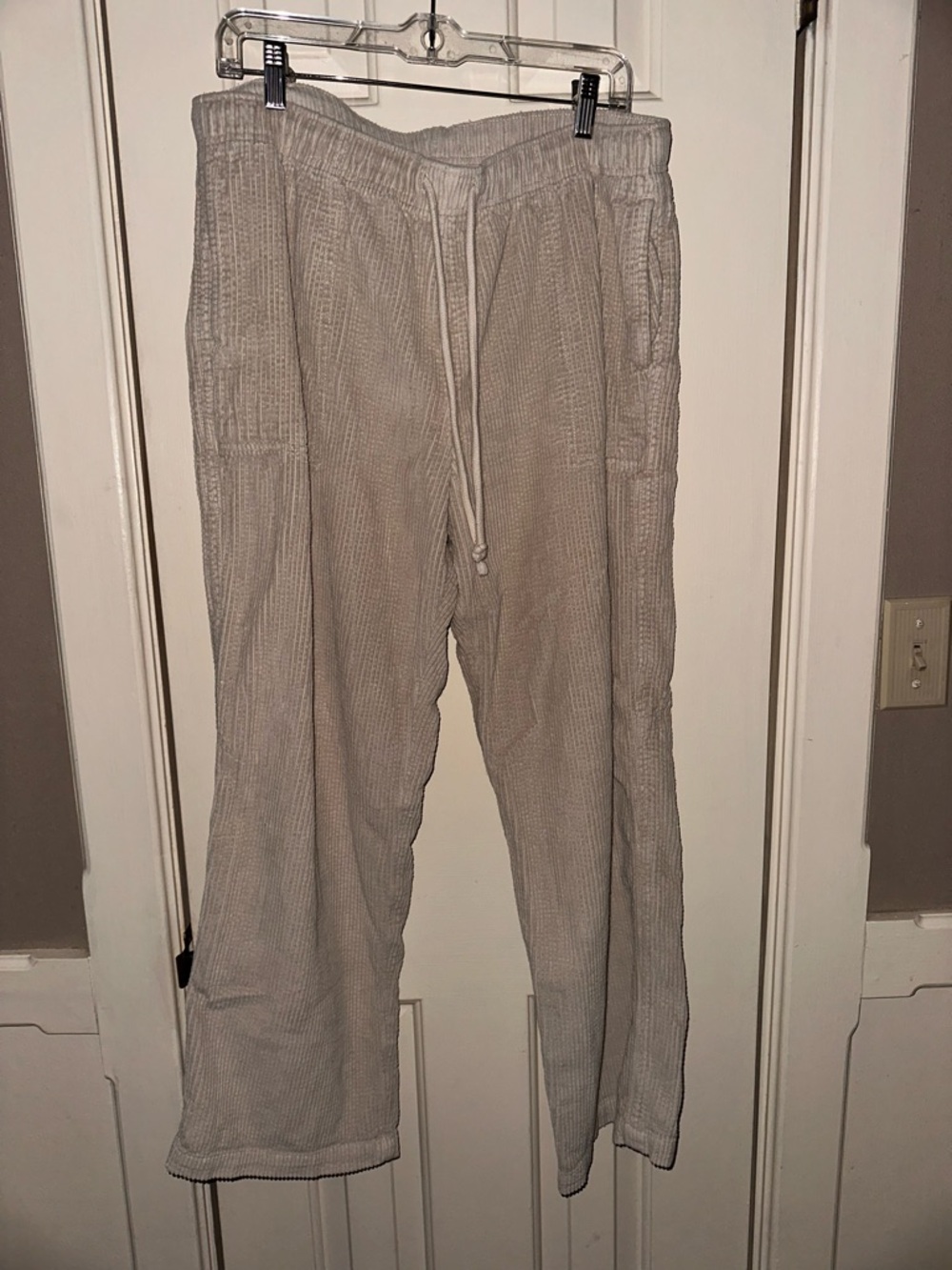 Women’s Corduroy Drawstring Pants in Cream